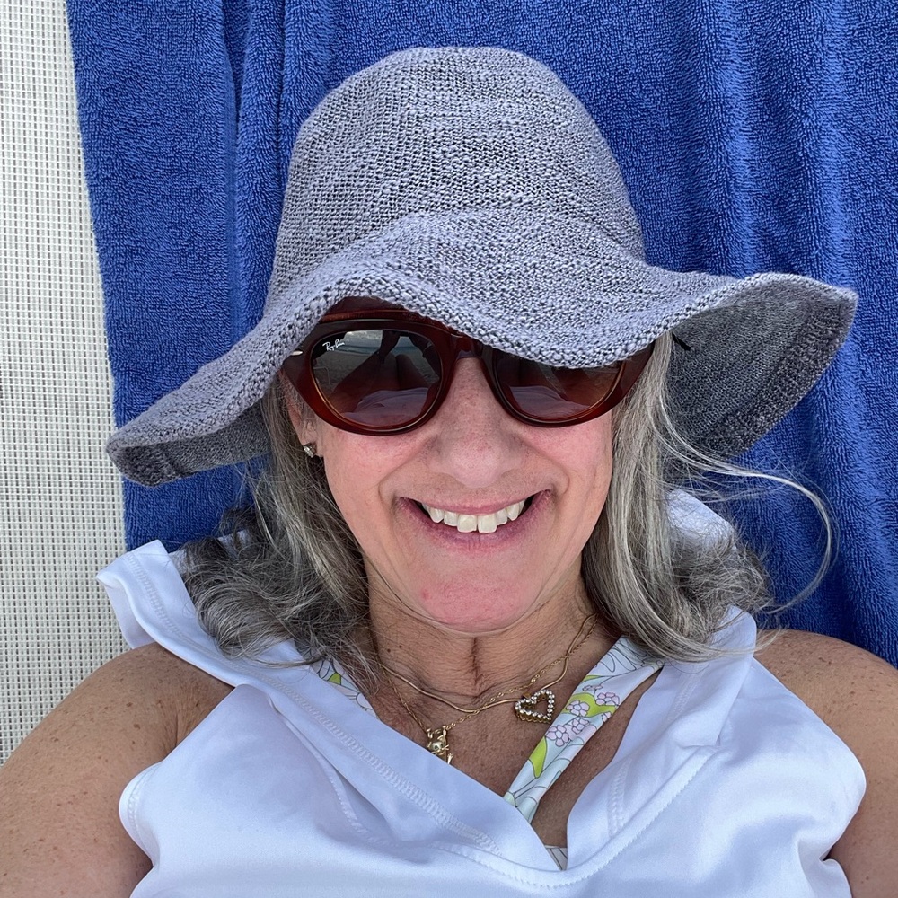 Meet your Posher, Jennifer